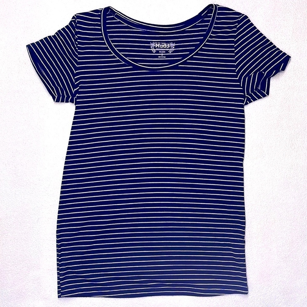 Mudd Everyday Tee Relaxed Striped White and Blue size Small